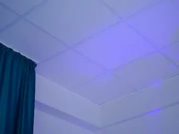 Chaturbate Live Sex Cam of celinedyor