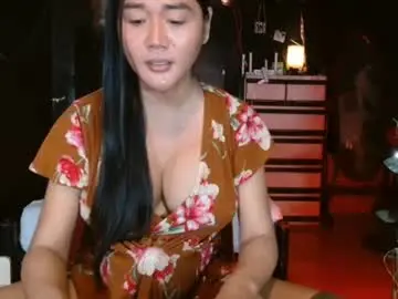 Chaturbate Free Live Porn of hugecumbarbie