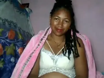 Chaturbate Live Sex Cam of luxaluna