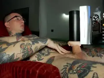 Chaturbate Live Sex Cam of tom__ice
