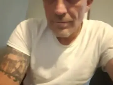 Chaturbate Live Sex Cam of frankieblueeyes4u