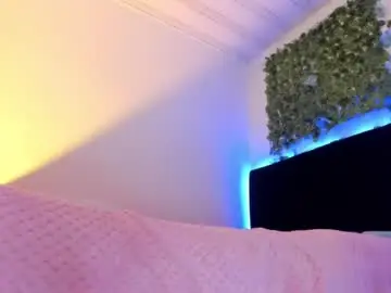 Chaturbate Live Sex Cam of flylia_
