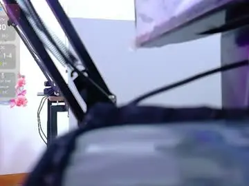 Chaturbate Live Sex Cam of queenlatinbeauty