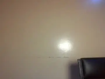 Chaturbate Live Sex Cam of cute_petiitte