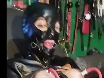 Chaturbate Live Porn of kenllyhot_and_valeriahell