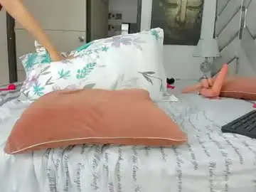 Chaturbate Live Sex Cam of alexandra_wonder69x