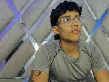 Chaturbate Free Live Porn of jhon_maykoll