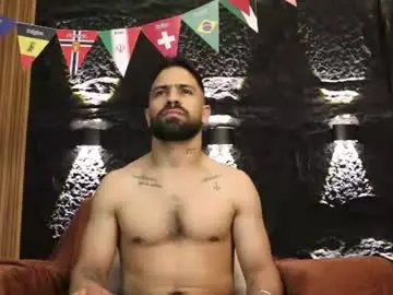 Chaturbate Best live sex cam show of leo_diaz01