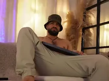 Chaturbate Live Porn of leo_diaz01