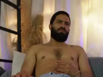 Chaturbate Free Porn Cam of leo_diaz01