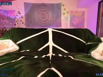 Chaturbate Live Porn of milla_milla