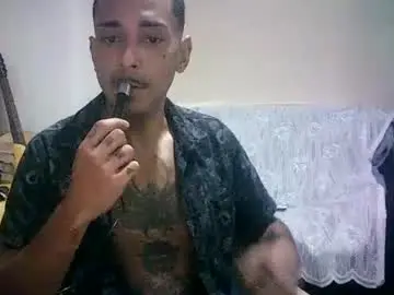 Chaturbate Live Sex Cam of latinounder