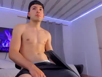 Chaturbate Best live sex cam show of benji_andrew