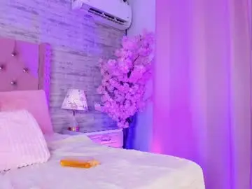 Chaturbate Live Sex Cam of mhia_fem