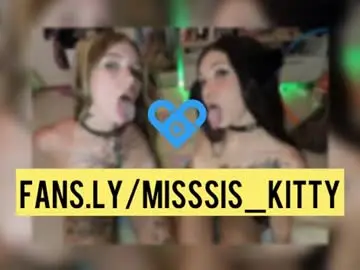 Chaturbate Live Porn of masterr_and_kittyy