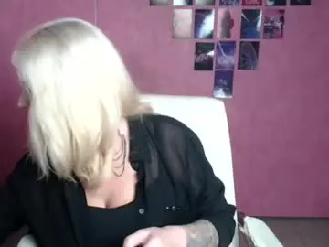 Chaturbate Sex Cam of moonsusanna
