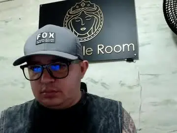 Chaturbate Live Sex of maximo_daddy1