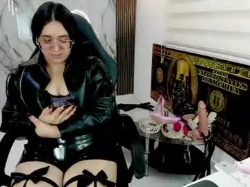 Chaturbate Adult Video Chat of queen_findom1