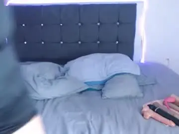 Chaturbate Live Sex Cam of selena_hotmilf