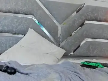 Chaturbate Nude Webcam of slut_milf_