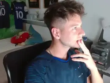 Chaturbate Live Sex Cam of freddy_star