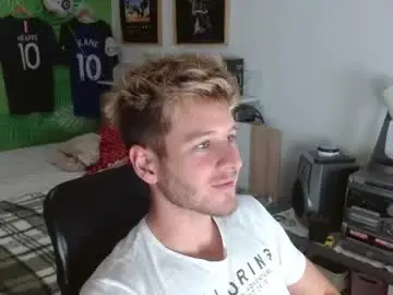 Chaturbate Live Sex Cam of freddy_star