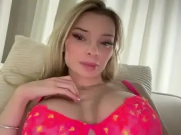 Chaturbate Live Sex Cam of hannaxlovex