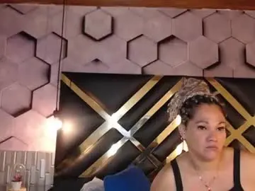 Chaturbate Sex Cam of samira_lennox