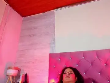 Chaturbate Adult Video Chat of sary_littlesmiles