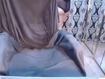 Chaturbate Live Sex Cam of nicky_38hhugetits
