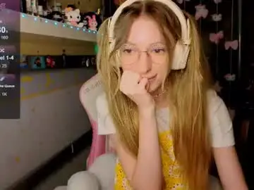 Chaturbate Watch Live Sex Cams of miamooonn