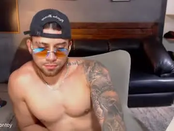 Chaturbate Adult Webcams of mike_montoya
