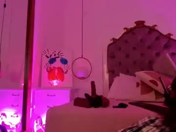 Chaturbate Nude Webcam of yourwishisme_val