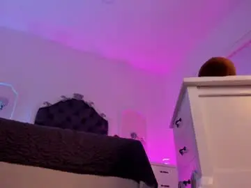 Chaturbate Live Sex Cam of yourwishisme_val