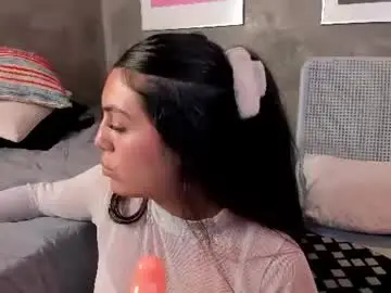Chaturbate Watch Live Sex Cams of camii_dh