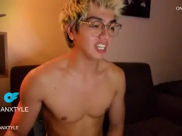 Chaturbate Live Sex Cam of juancamroom