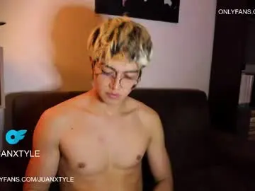 Chaturbate Best live sex cam show of juancamroom