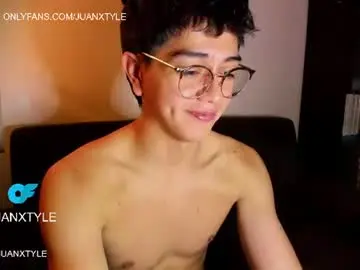 Chaturbate Best live sex cam show of juancamroom