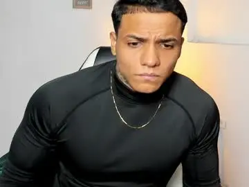 Chaturbate Nude Webcam of alan_vitori