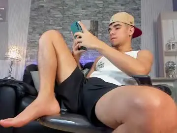 Chaturbate Free Porn Cam of zack_joness10