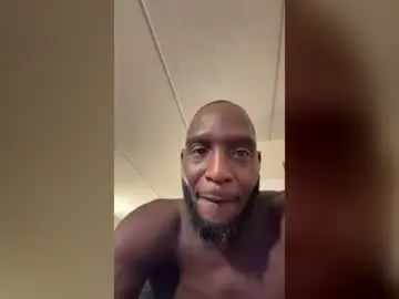 Chaturbate Live Sex Cam of 3legzz