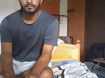 Chaturbate Sex Cam of spicybuoy