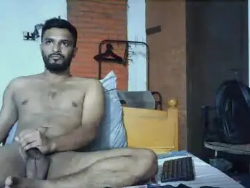 Chaturbate Live Porn of spicybuoy