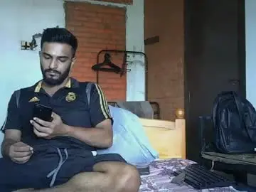 Chaturbate Free Live Porn of spicybuoy