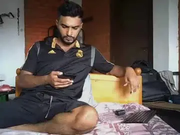 Chaturbate Live Porn of spicybuoy