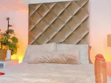 Chaturbate Free Porn Cam of malaia_hills