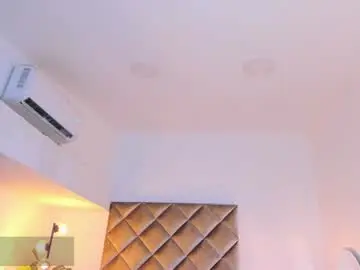 Chaturbate Free Live Porn of malaia_hills