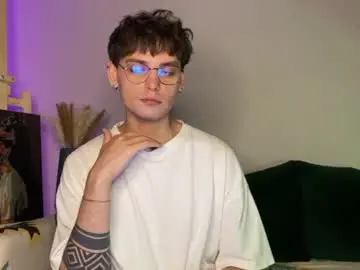 Chaturbate Adult Video Chat of oliverlawrence