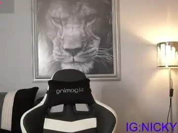 Chaturbate Live Sex Cam of alan_morrys