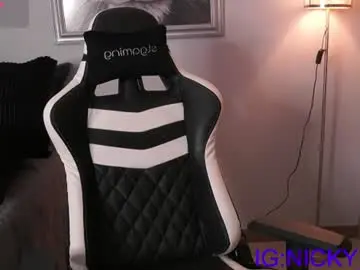 Chaturbate Live Sex Cam of alan_morrys